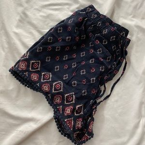 patterned cloth shorts w/ stretch waistband